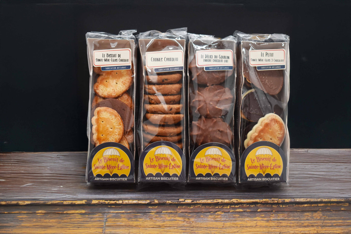 Boite d'assortiment de biscuits chocolatés